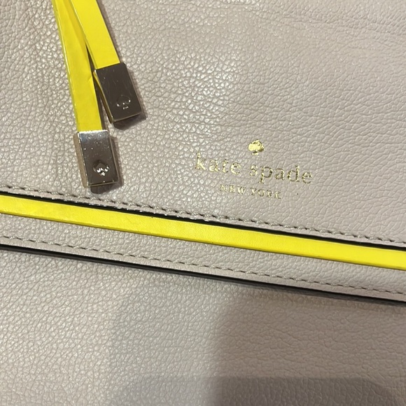 Gorgeous Kate Spade in Cream/Yellow! Perfect for Spring!  Excellent Condition - Picture 3 of 6